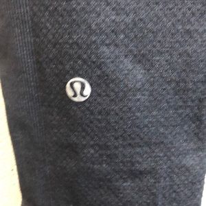 lululemon athletica Pants - Lululemon gray crop leggings sz 4 60693 lululemon athletica Pants - Lululemon gray crop leggings sz 4 60693